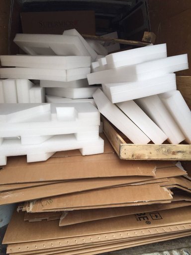 cartons, bois, objets