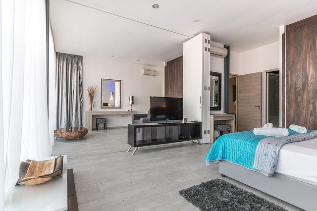 ensemble de meubles dans un maison